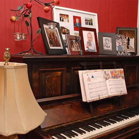 Cradog Farmhouse Couette-café